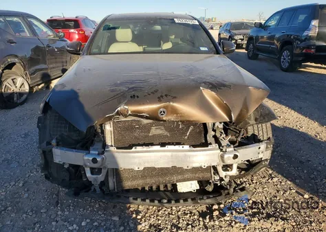 2018 Mercedes-Benz C 300 z USA, uszkodzony, nr VIN 55SWF4JB6JU247587